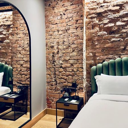 Ruz Hotels Istanbul Ngoại thất bức ảnh A room at the hotel