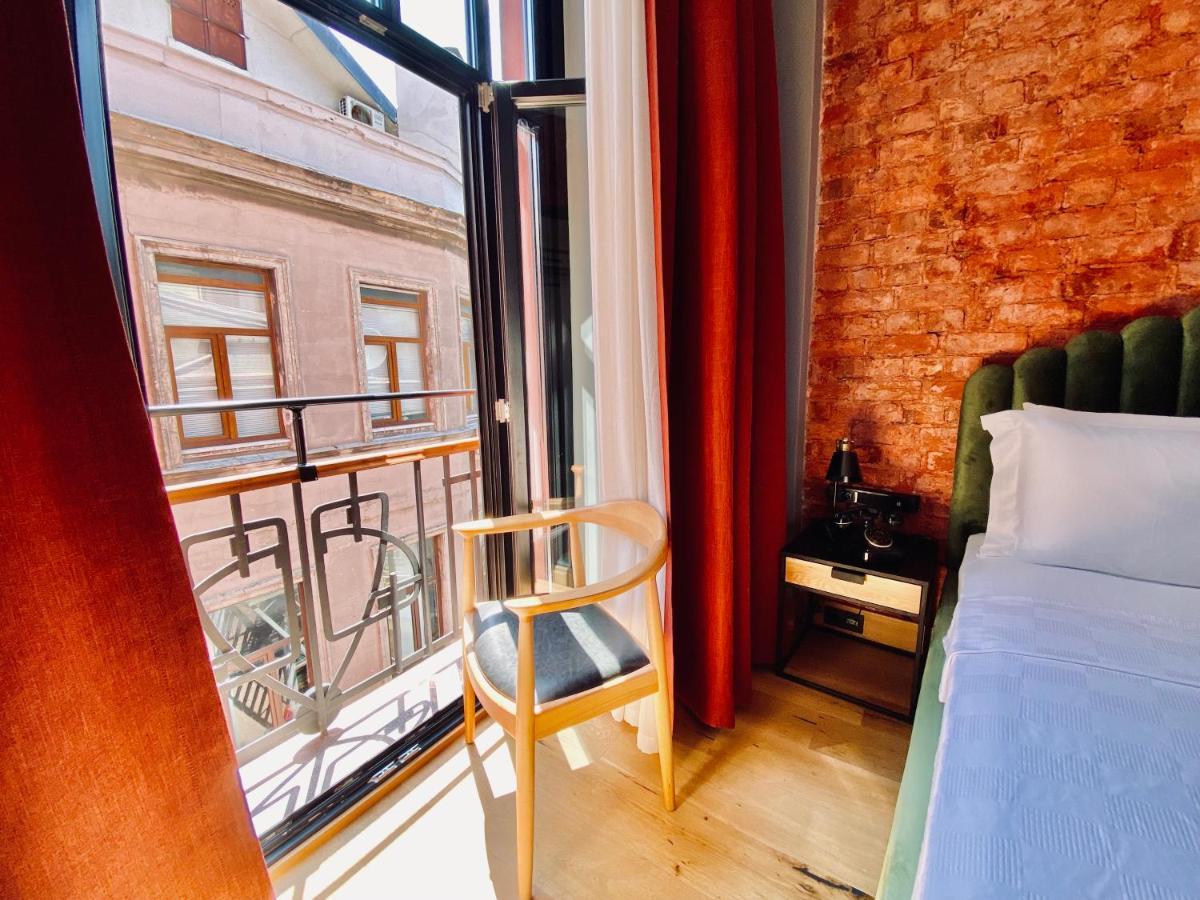 Ruz Hotels Istanbul Ngoại thất bức ảnh A room at the hotel