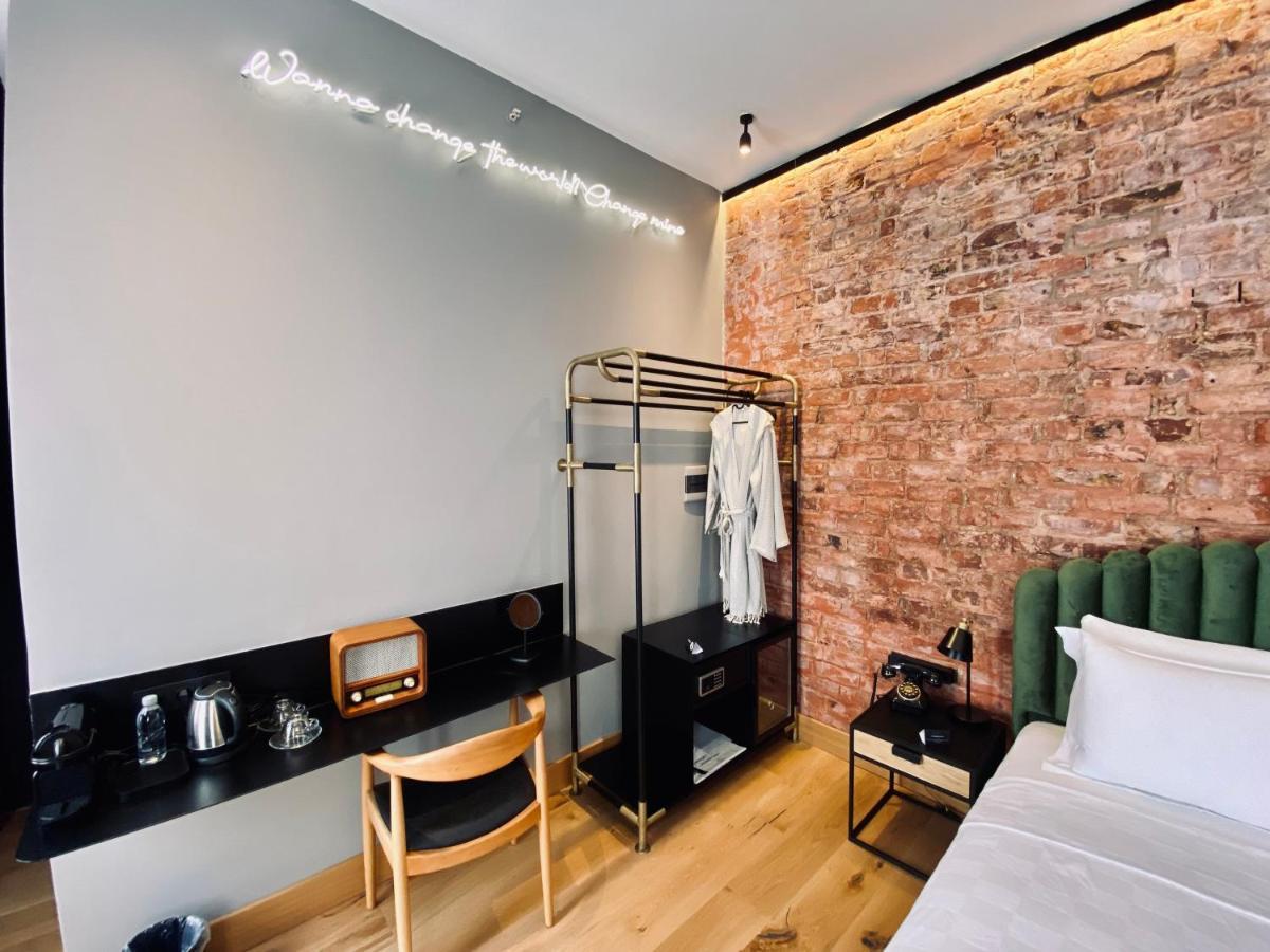 Ruz Hotels Istanbul Ngoại thất bức ảnh A room at the hotel