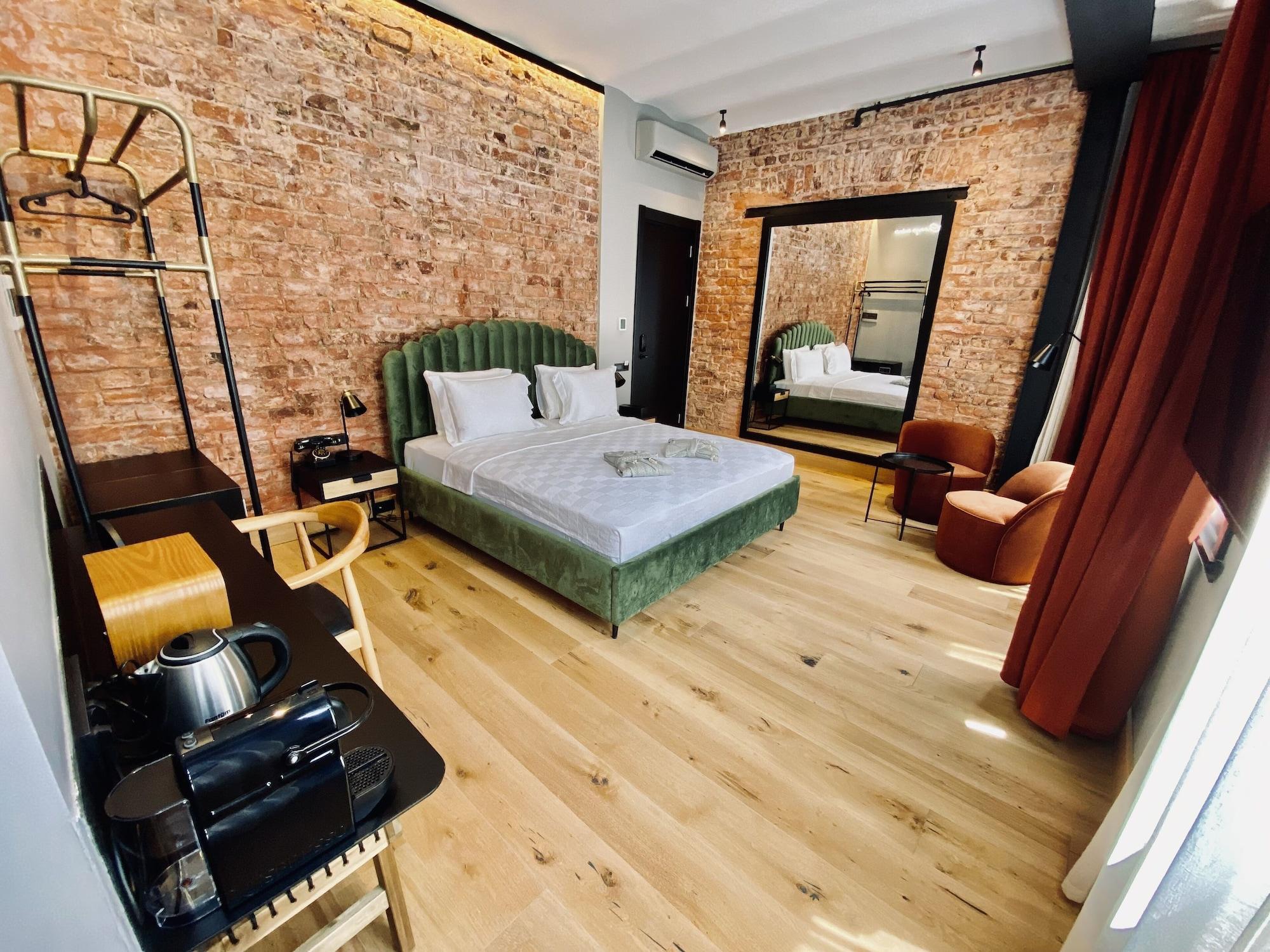 Ruz Hotels Istanbul Ngoại thất bức ảnh A room at the hotel