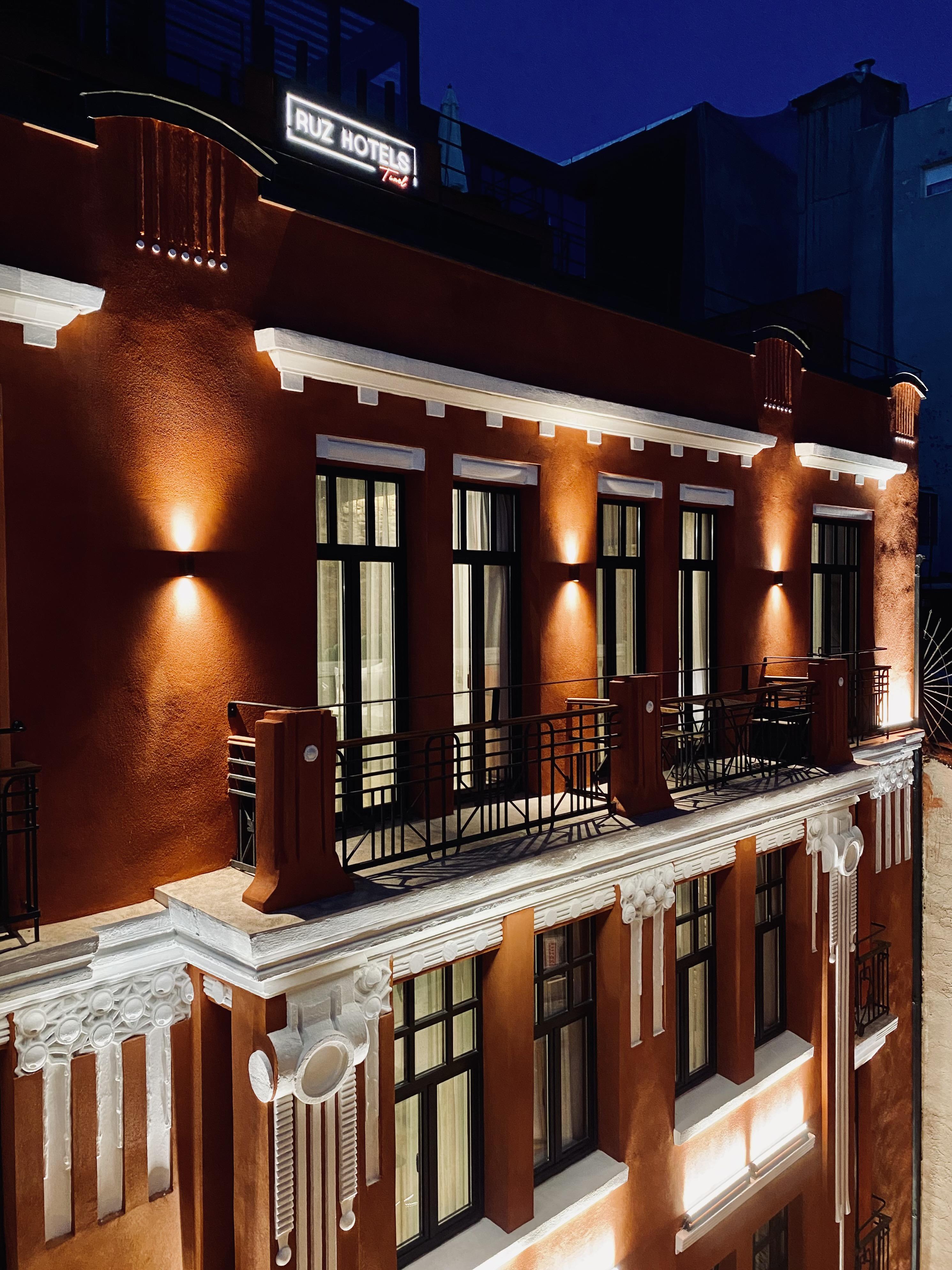 Ruz Hotels Istanbul Ngoại thất bức ảnh The balcony of the hotel