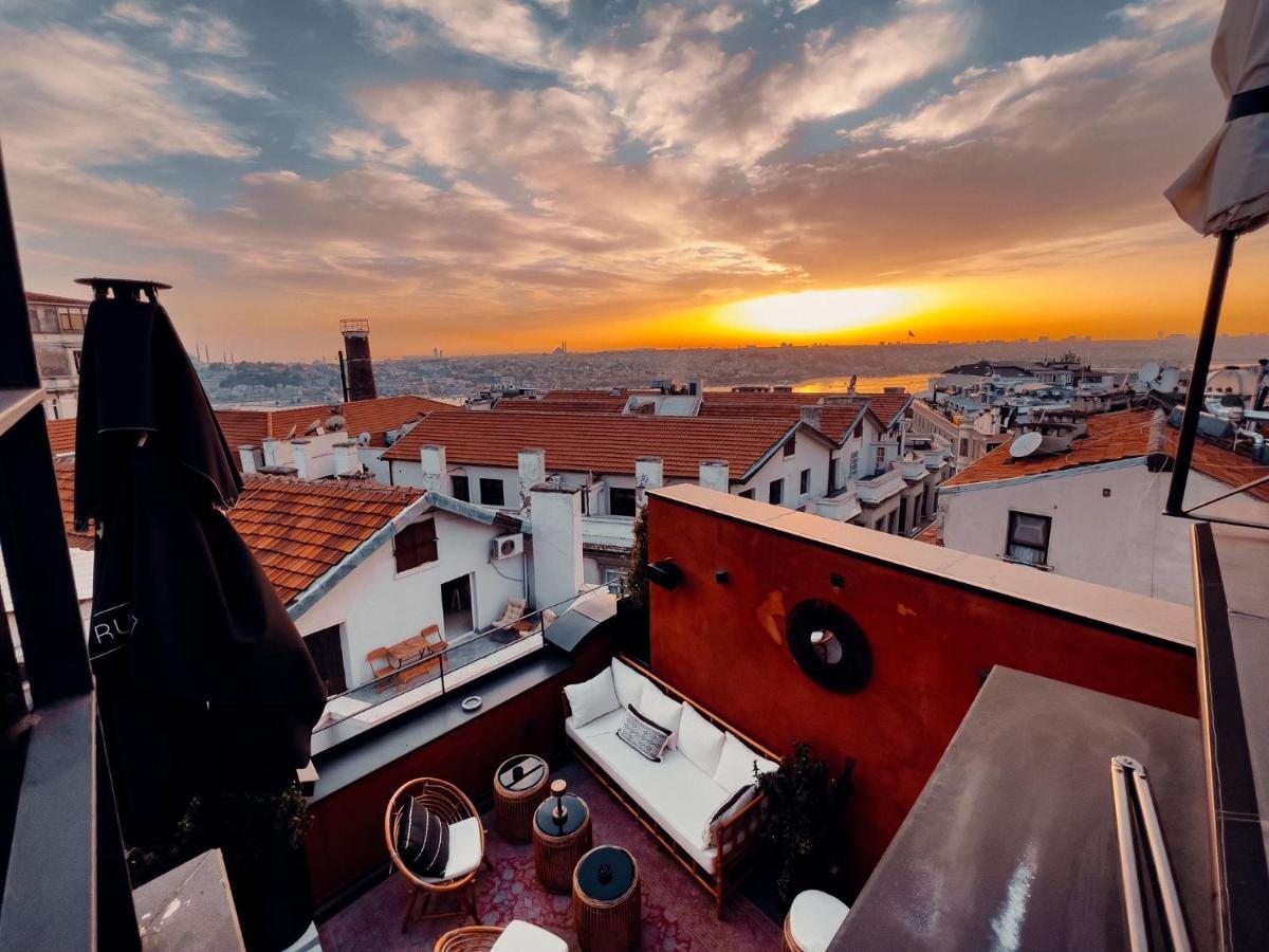 Ruz Hotels Istanbul Ngoại thất bức ảnh Sunset over the rooftops of the city