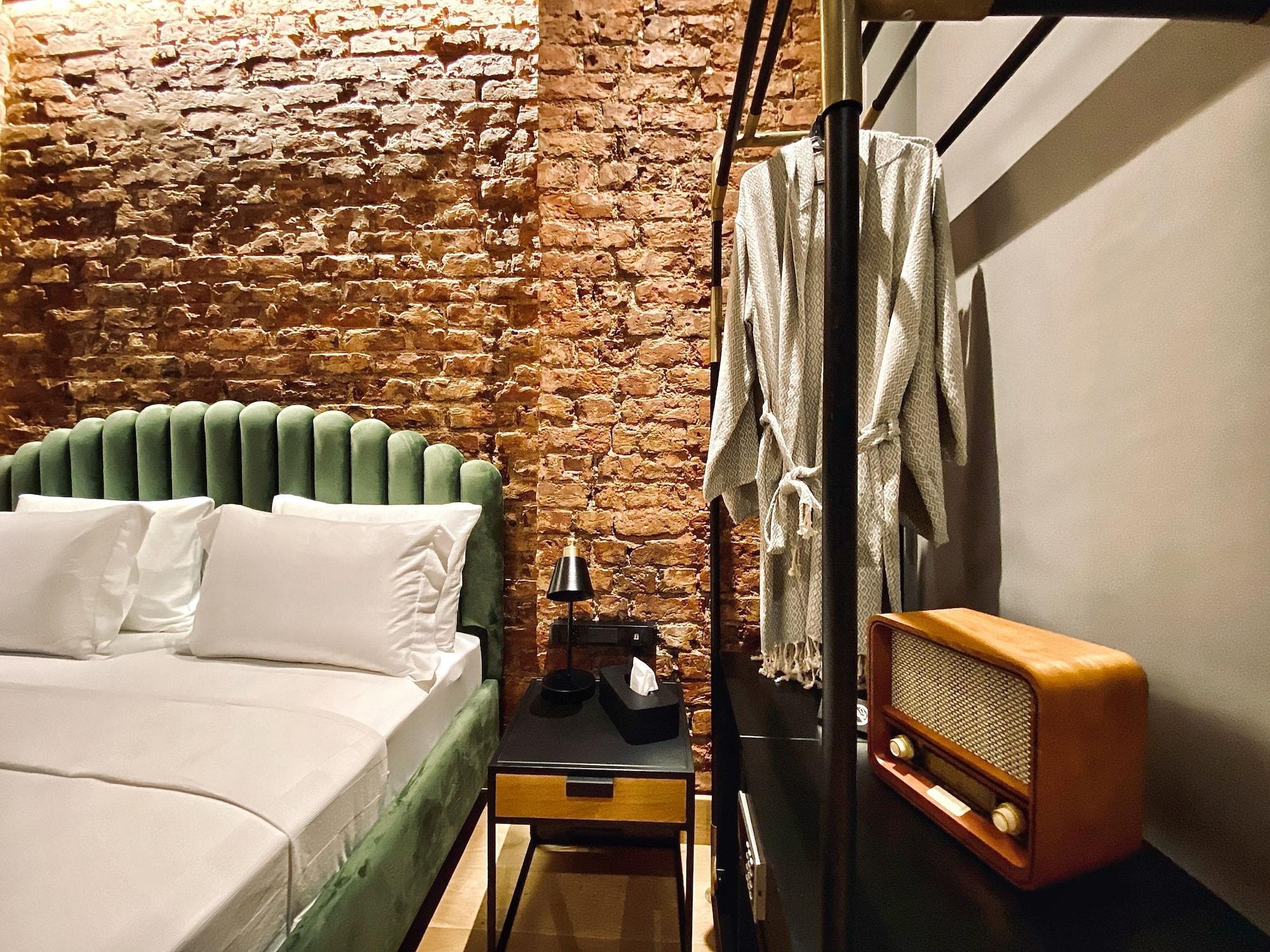 Ruz Hotels Istanbul Ngoại thất bức ảnh A room at the hotel