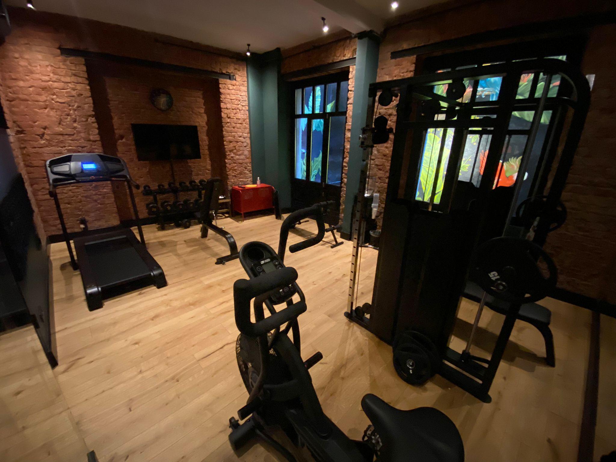 Ruz Hotels Istanbul Ngoại thất bức ảnh A home gym