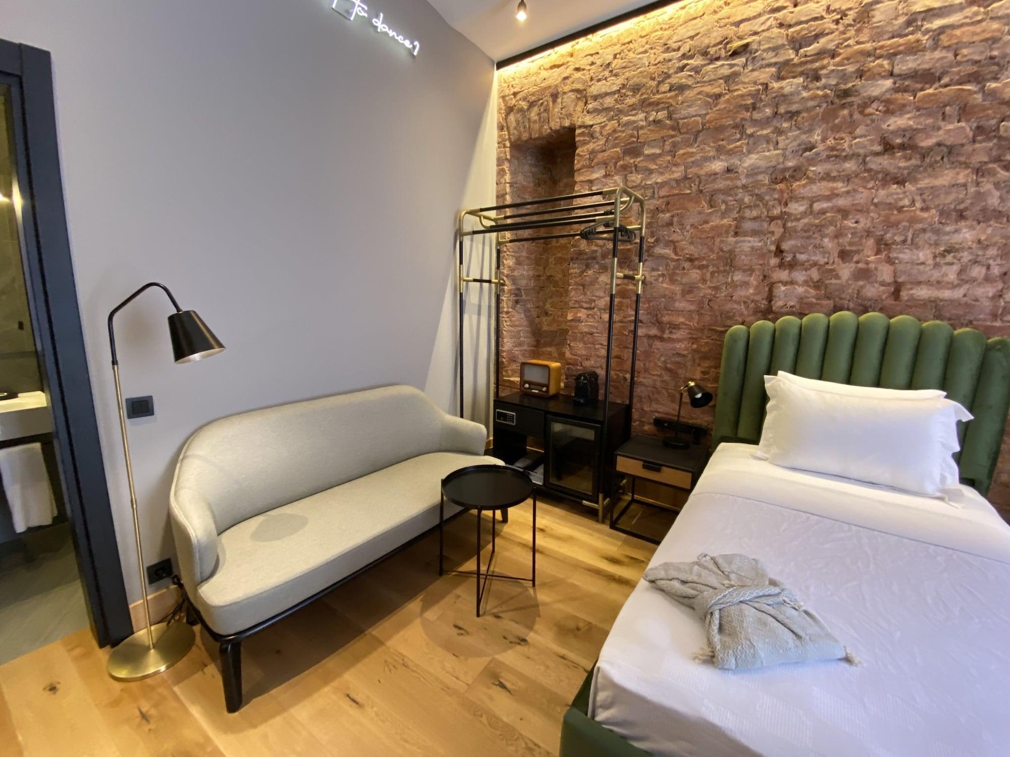 Ruz Hotels Istanbul Ngoại thất bức ảnh A room at the hotel