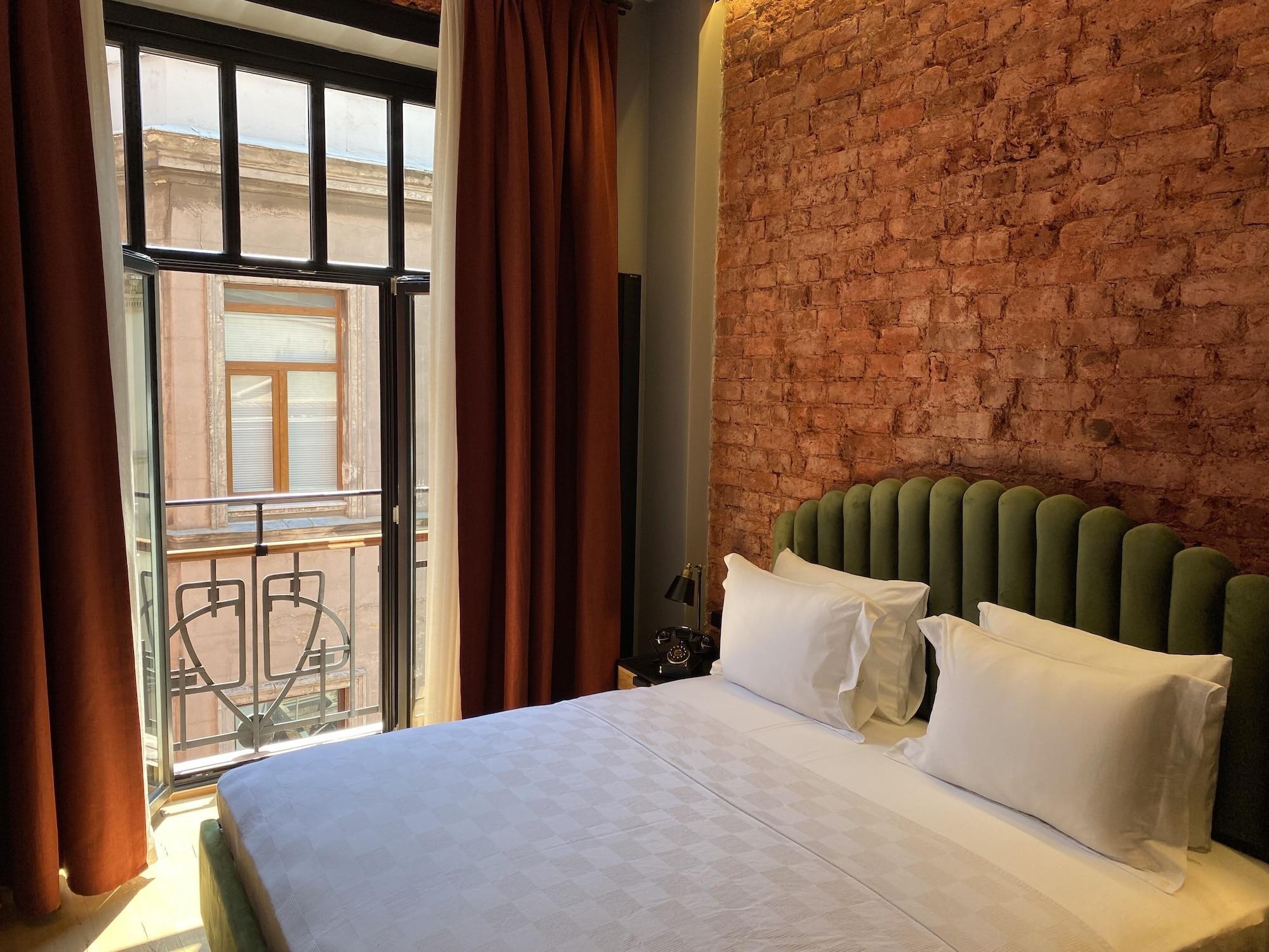 Ruz Hotels Istanbul Ngoại thất bức ảnh A room at the hotel