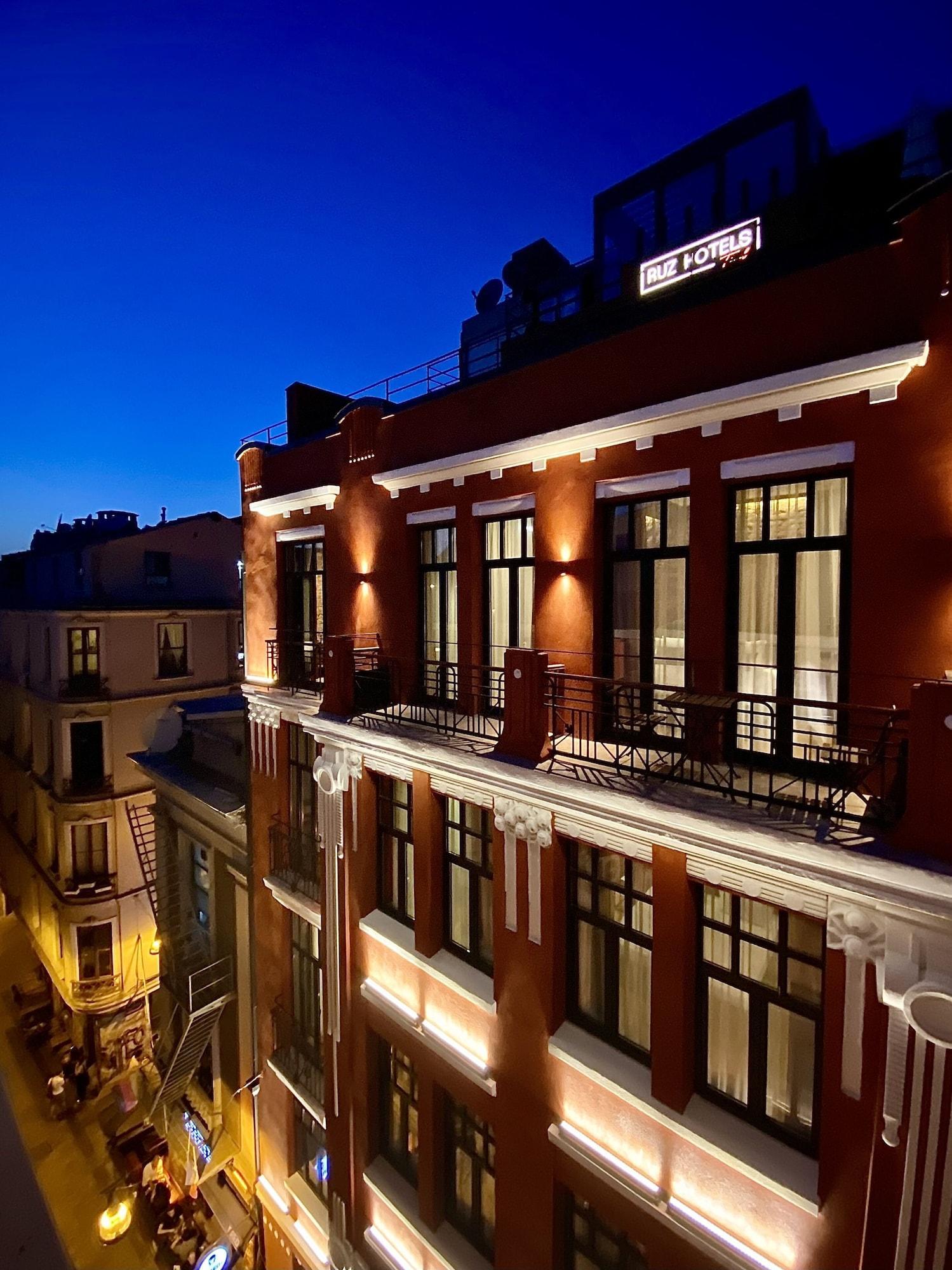 Ruz Hotels Istanbul Ngoại thất bức ảnh The Hotel's facade